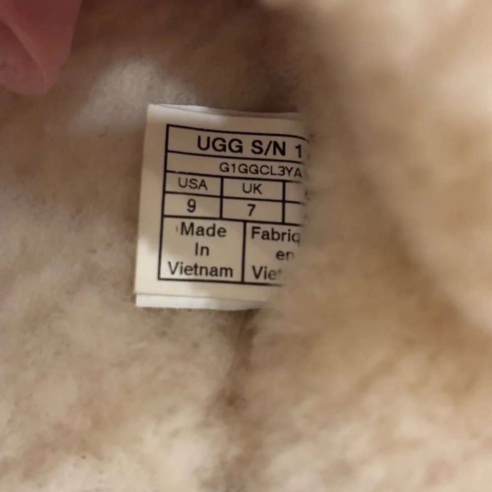 UGG Tan Slippers Size 9 - Picture 7 of 9